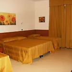 Everest Hotel Rom