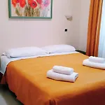 Everest Hotel