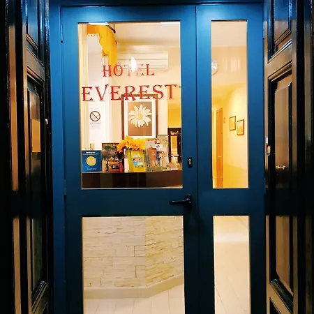 Everest Szálloda 2*