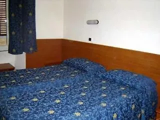Everest Hotel