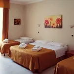 Everest Hotel 2*