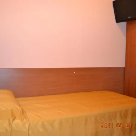 Hotell Everest 2*