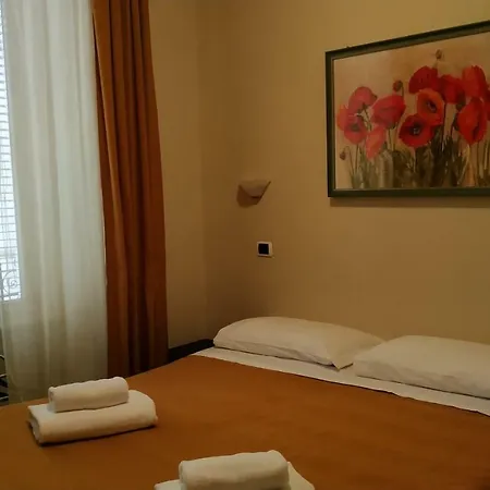 Hotell Everest 2*